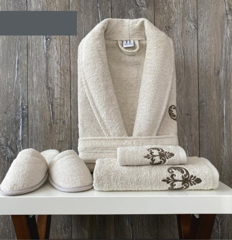 embroidedBathrobs